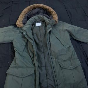 Nice green winter jacket (never worn)